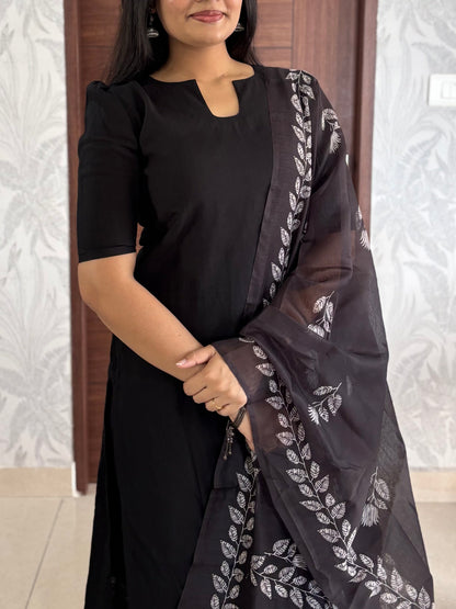Zyana Black Chanderi kurta and printed duppata